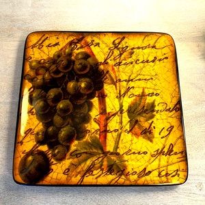 Decorative serving plate